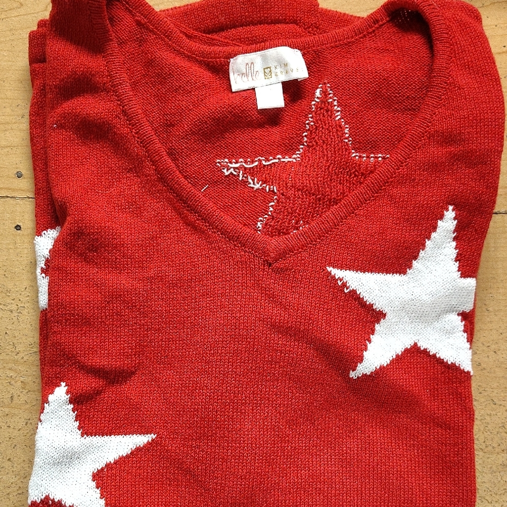 Belle Kim GravelElegant Red Star V-Neck Sweater